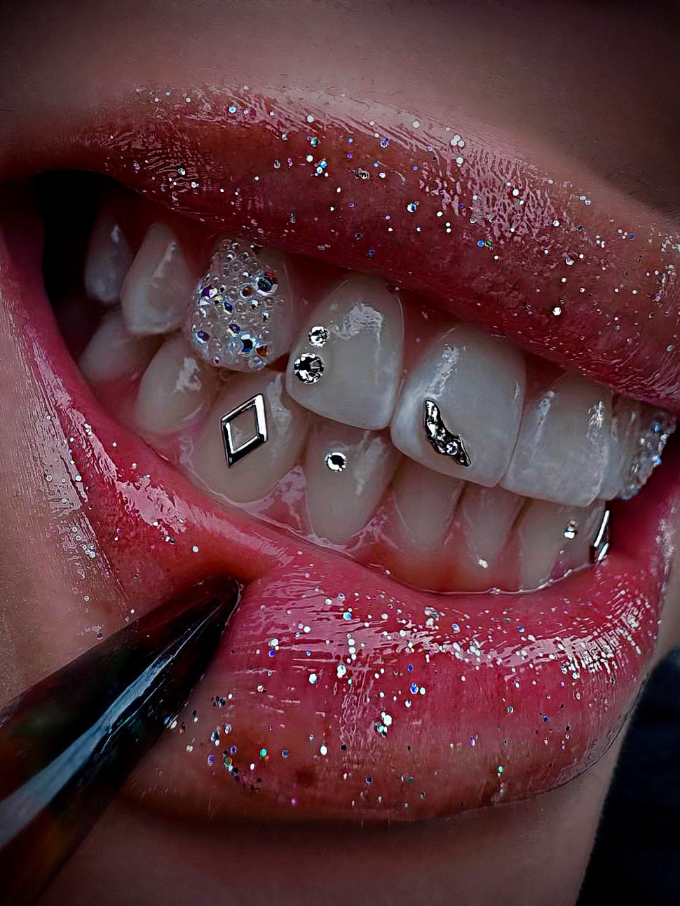 18k Gold Tooth Gem Rhombus